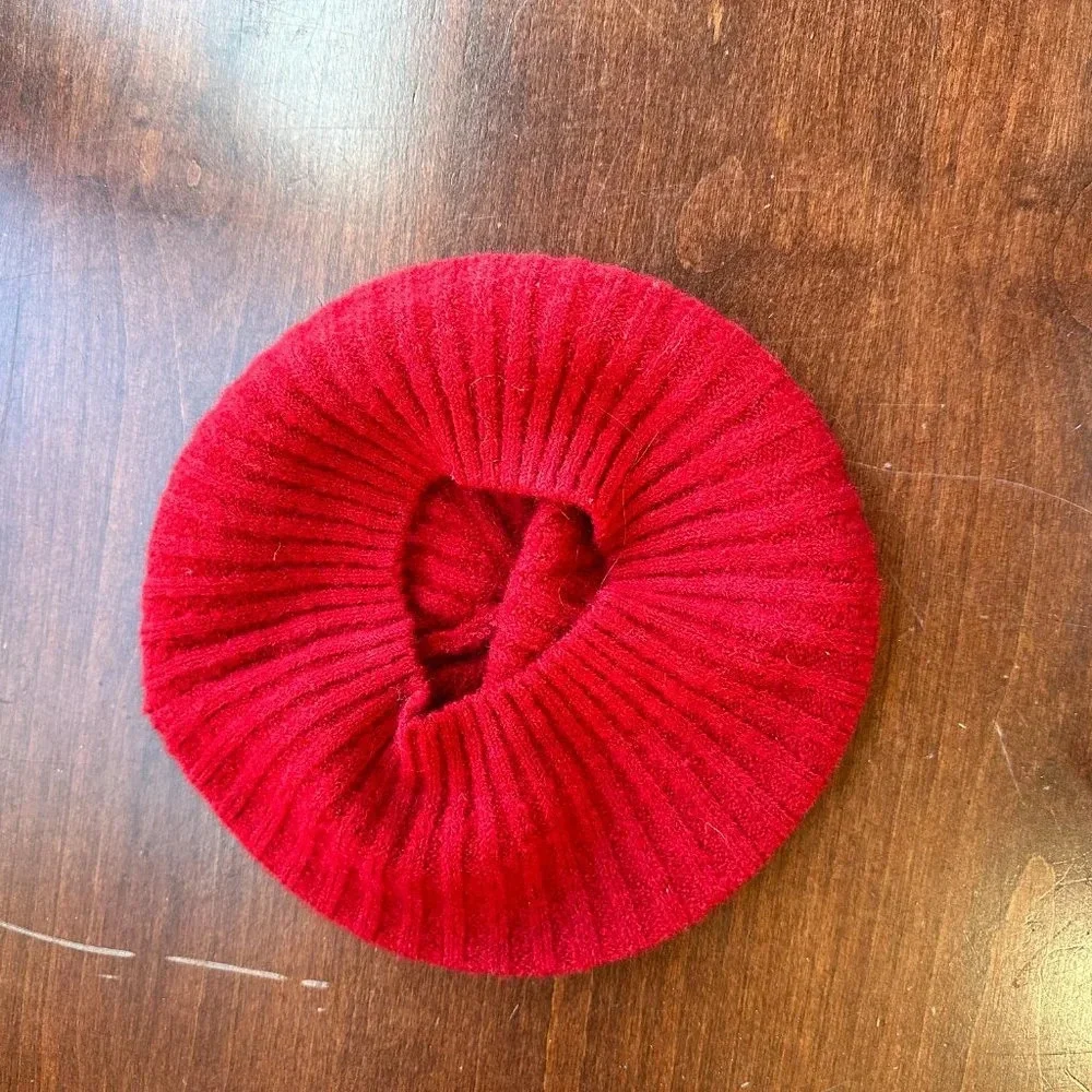 Set Bundle of 4 Knit Hats & NWT Aerie Gloves